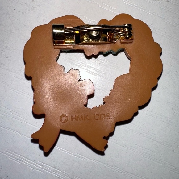 Vintage Heart Shaped Christmas Wreath Brooch - Picture 3 of 6